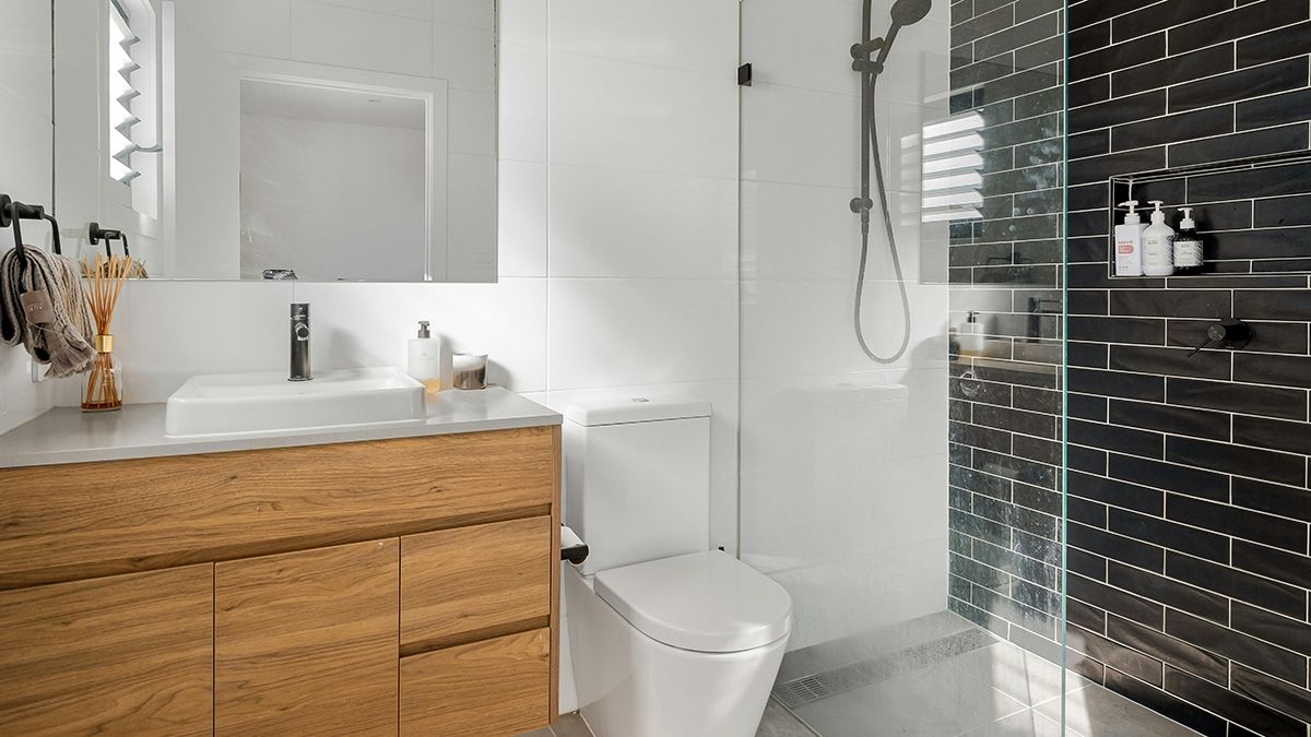 Рис виведе поганий запах з туалету Рис виведе поганий запах з туалету