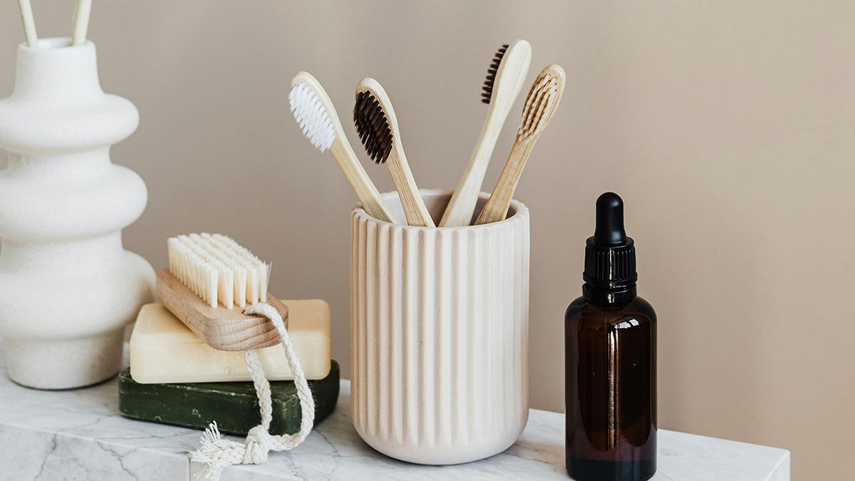 Стакан для зубных щеток мы редко чистим Стакан для зубных щеток мы редко чистим