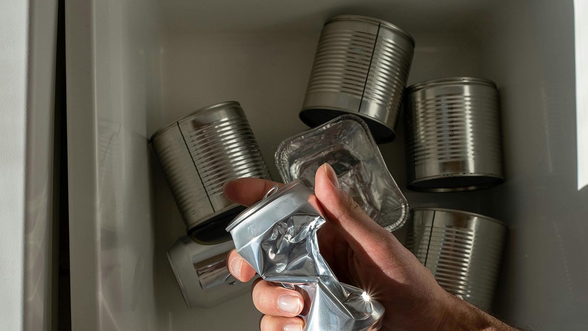 Не викидайте бляшані банки Не викидайте бляшані банки