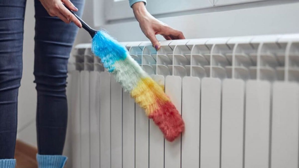 Пыль нужно протирать с батарей Пыль нужно протирать с батарей