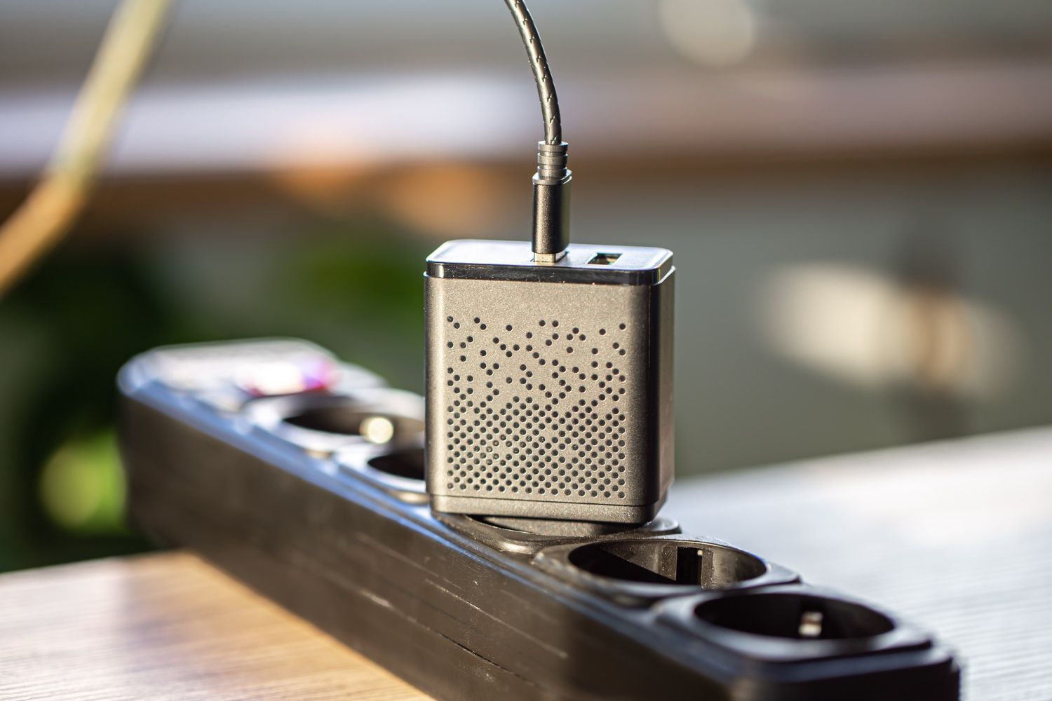 Некоторые приборы лучше не включать в удлинитель Некоторые приборы лучше не включать в удлинитель