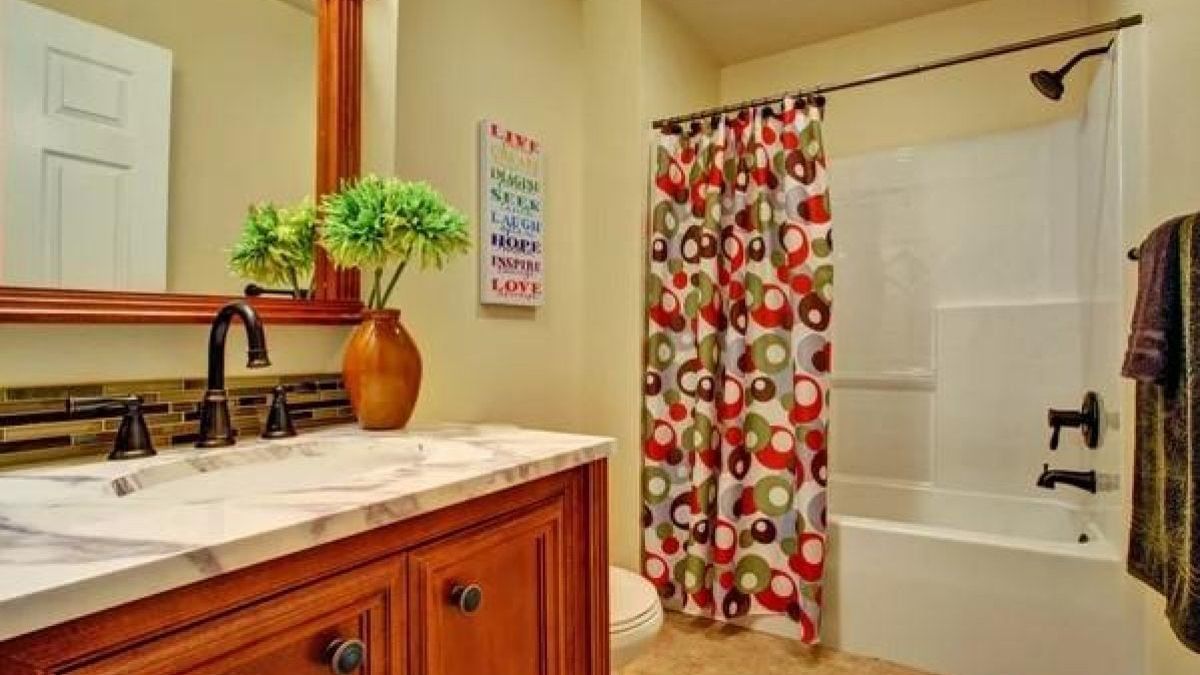 Плесень из ванной можно легко вывести Плесень из ванной можно легко вывести