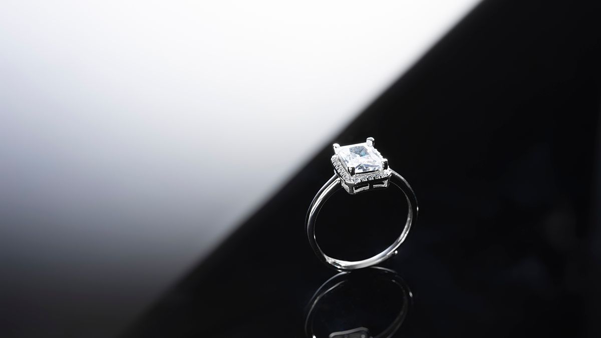 Серебро можно очистить в домашних условиях Серебро можно очистить в домашних условиях