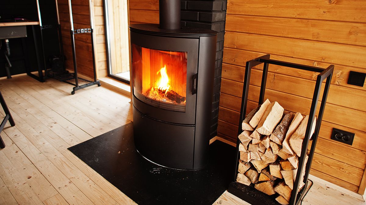 Речі, які заборонено кидати в камін Речі, які заборонено кидати в камін