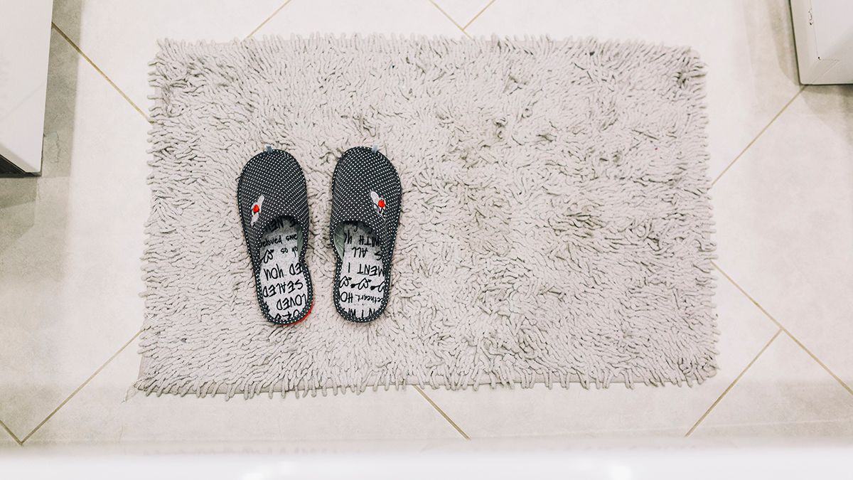 На коврике сохраняется много бактерий На коврике сохраняется много бактерий