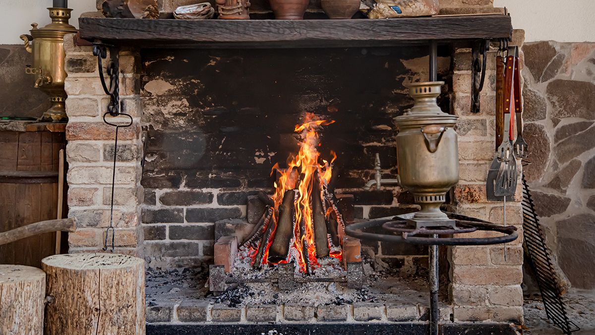 Пепел от камина не стоит выбрасывать