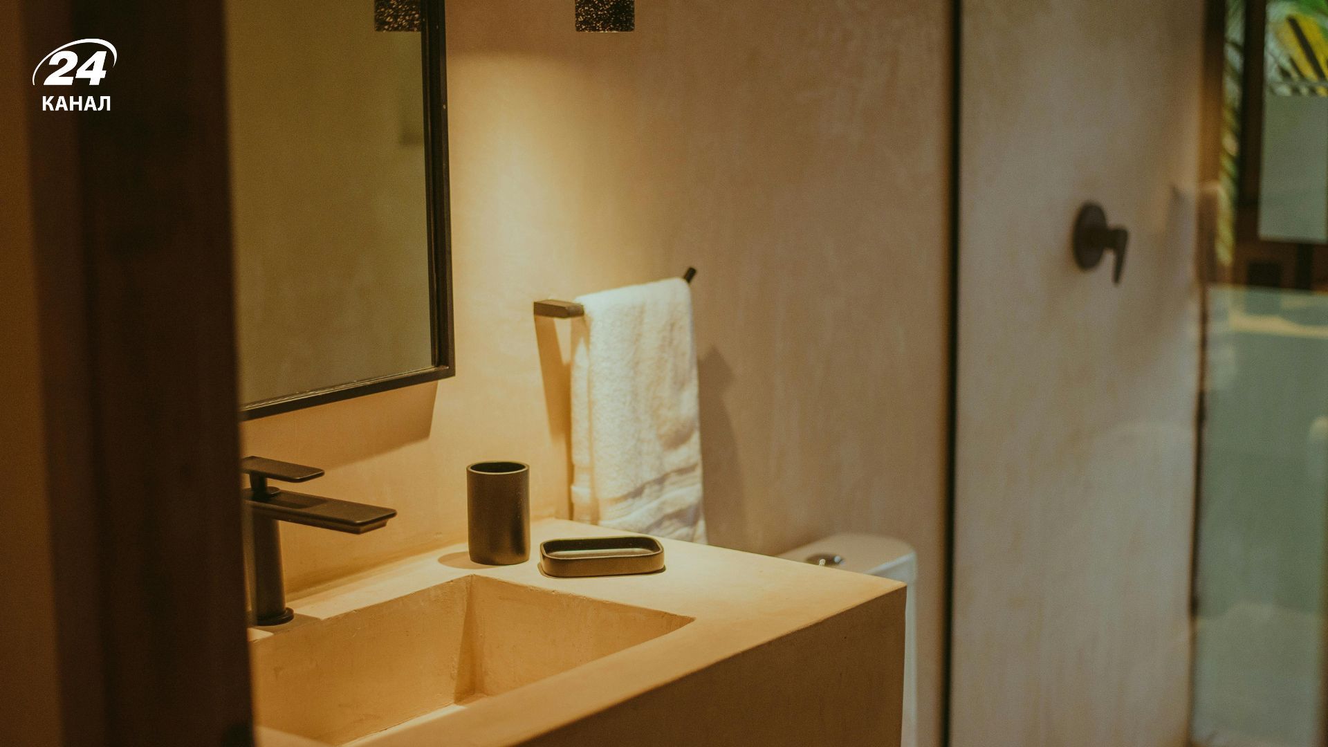 Жовтий наліт з крану легко вивести Жовтий наліт з крану легко вивести