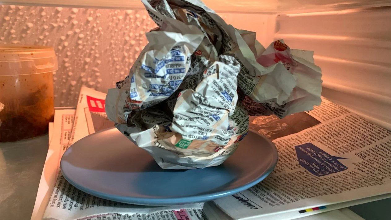 В СССР холодильник застилали газетами В СССР холодильник застилали газетами