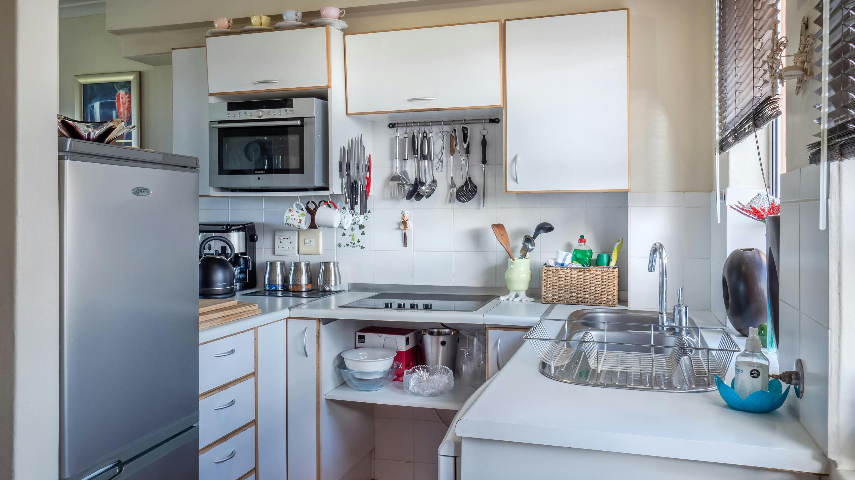 Кухонні шафи очистить лимон і сіль Кухонні шафи очистить лимон і сіль