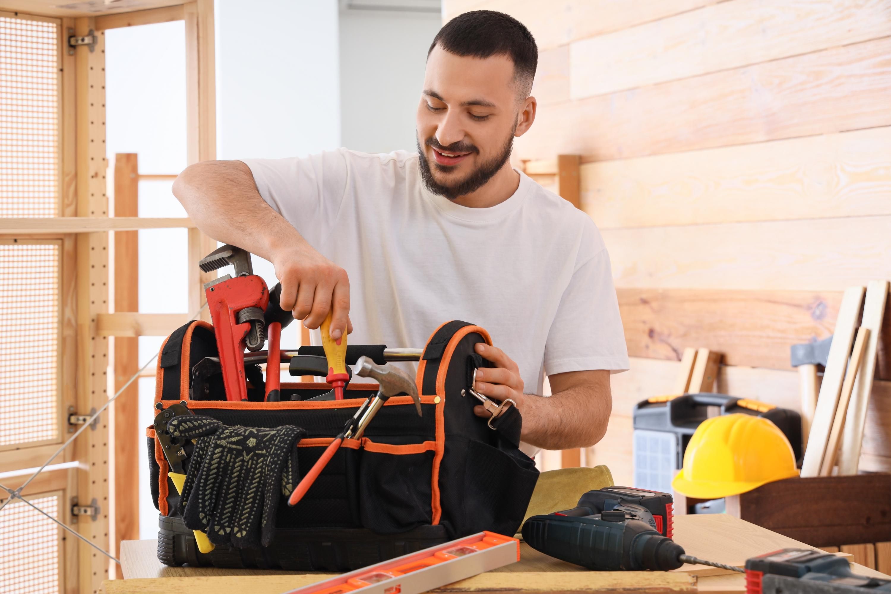 Вдома потрібно мати набір інструментів Вдома потрібно мати набір інструментів