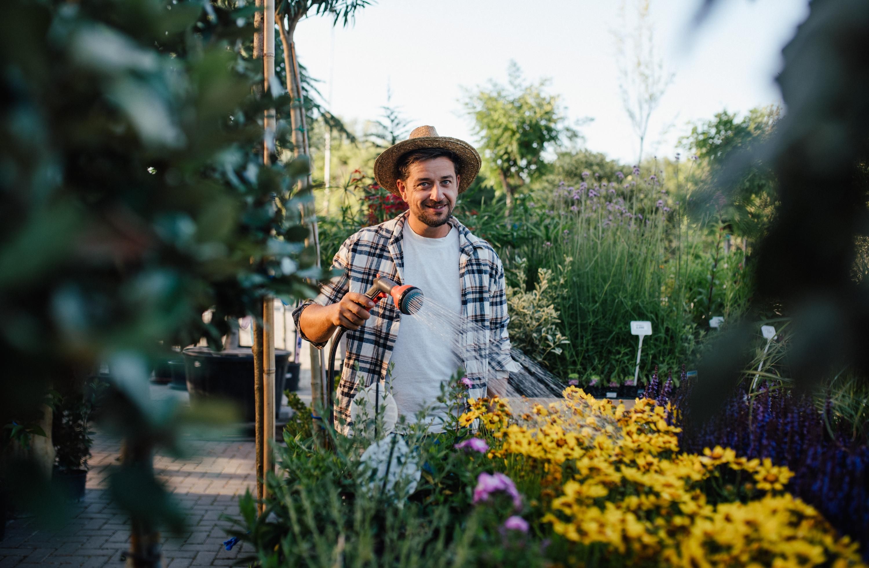 Украинцы выбирают разнообразные садовые инструменты Украинцы выбирают разнообразные садовые инструменты