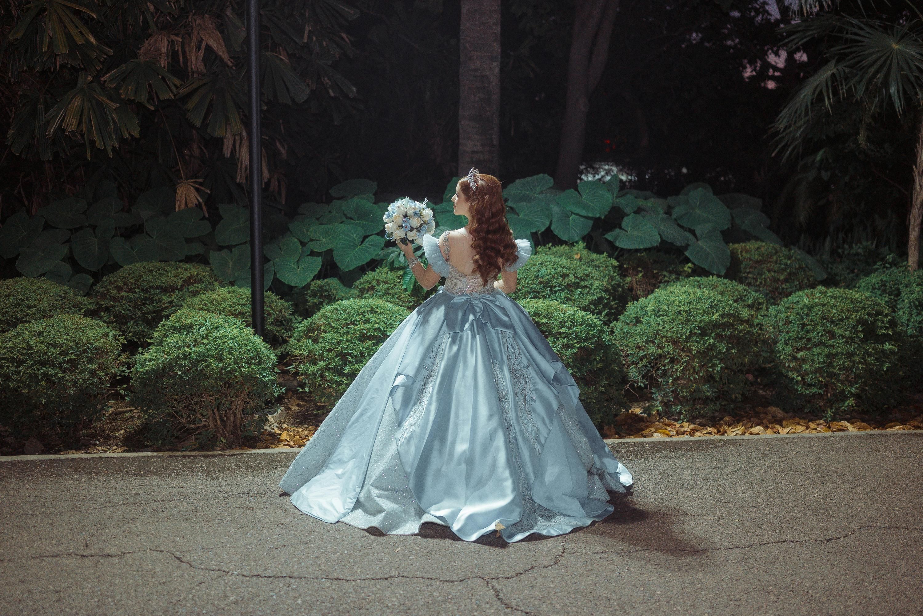 Вибір сукні на випускний дуже важливий Вибір сукні на випускний дуже важливий