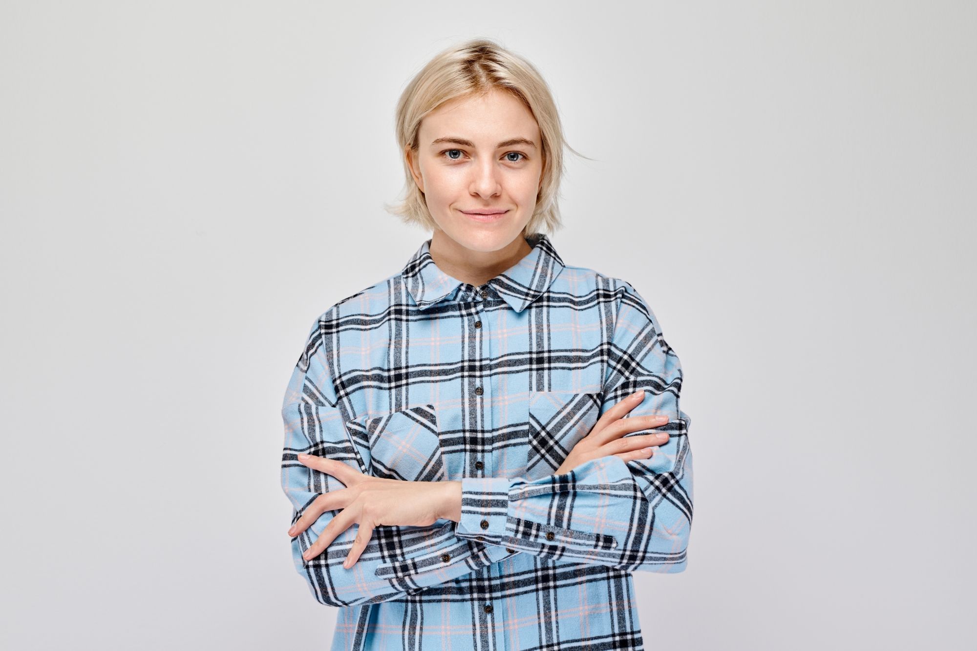 Сорочку у клітинку можна застилізувати